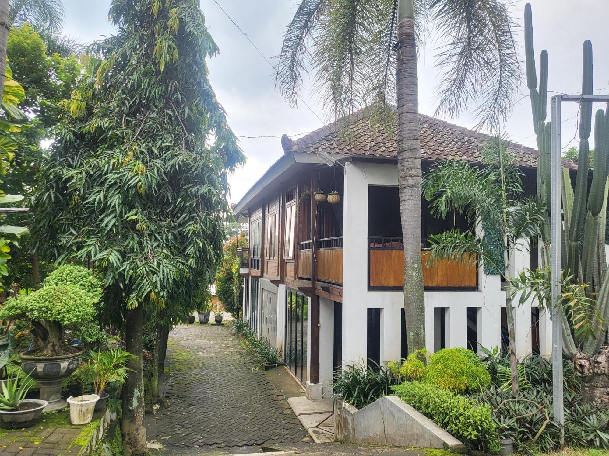 Reddoorz Syariah Near Wisata Durensewu Pandaan Jetak Ngoại thất bức ảnh